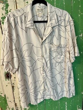 Madewell Linen  Boxy Button-Up Top with Black Leaf Outline Size Large